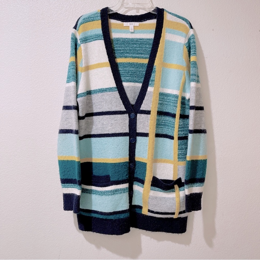 1901 Abstract Pattern Cardigan 🔲🤍🌾